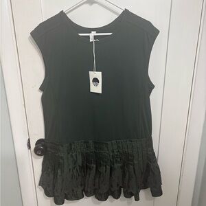 Chic Dark Green Sleeveless Blouse